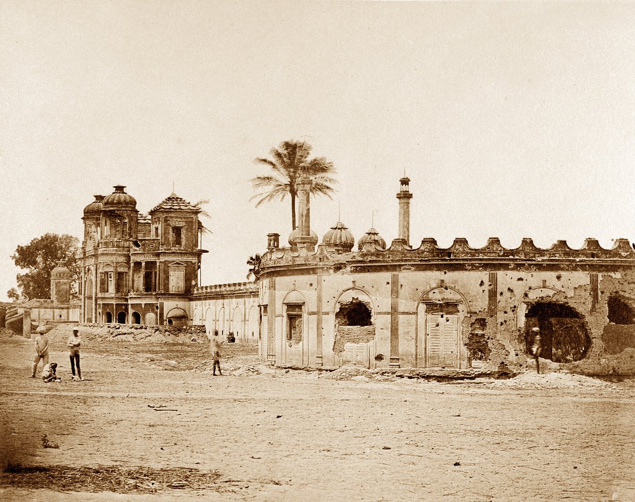 El Secundra Bagh mostrando la brecha de la puerta, Lucknow de Felice Beato