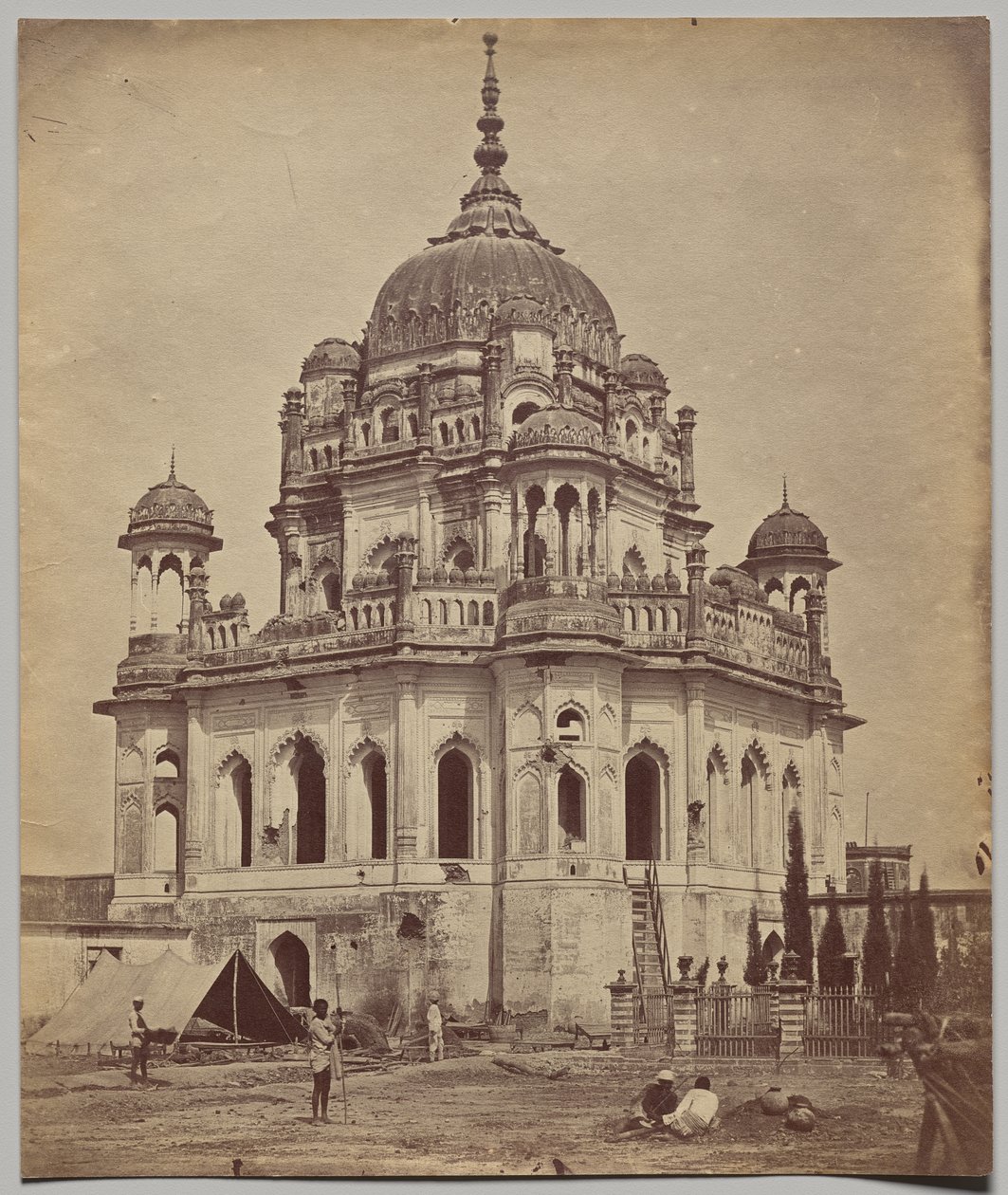 La Tumba de Saadat Ali en el Palacio Kaiserbagh de Felice A. Beato