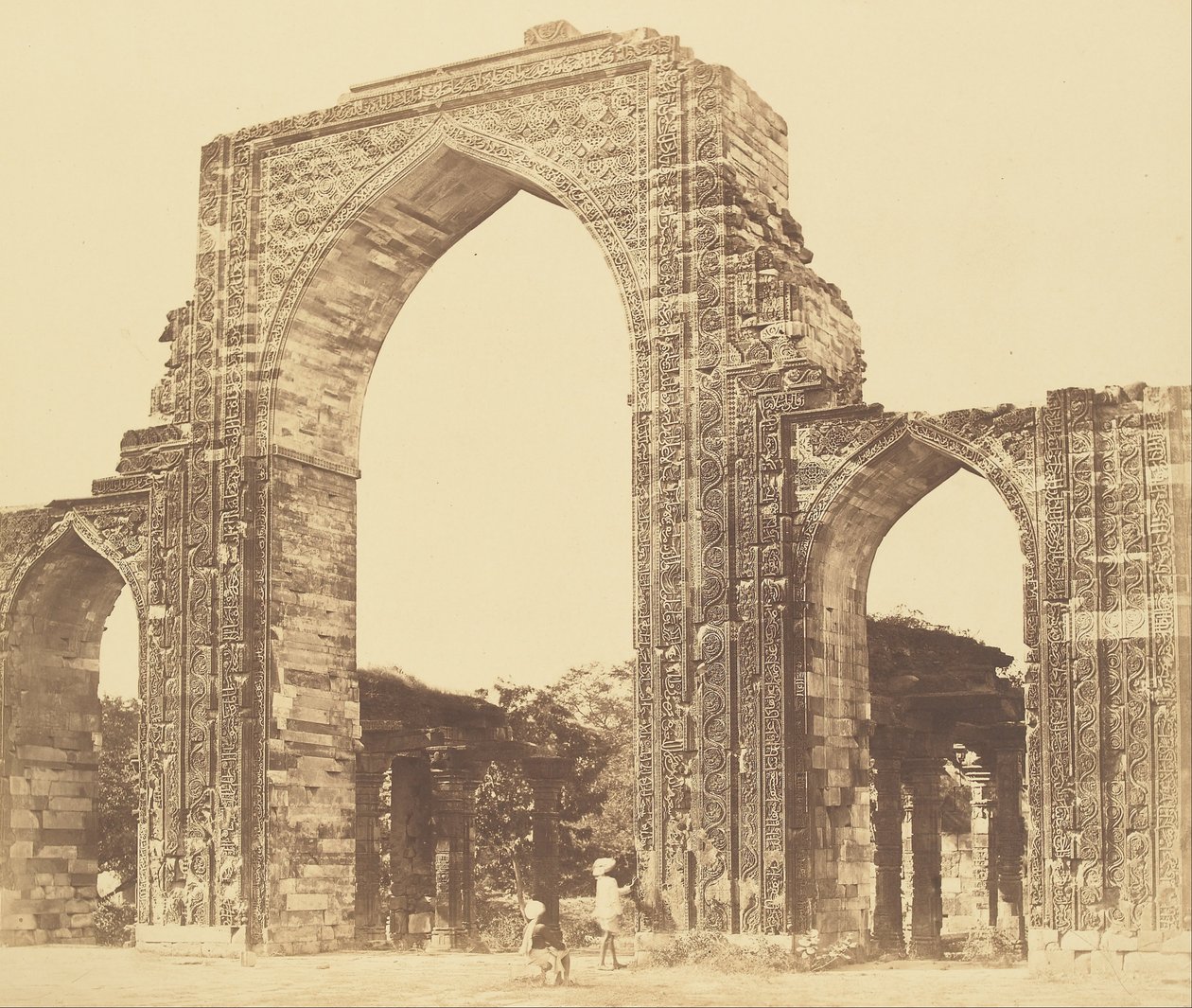 Arco en Kootub de Felice Beato