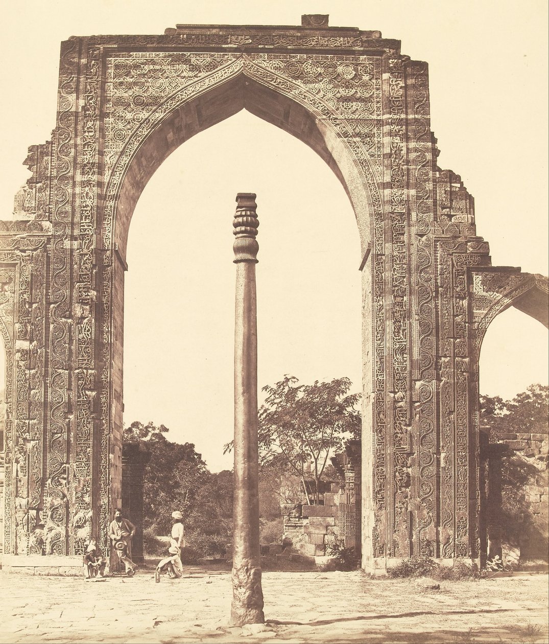 Arco en Kootub de Felice Beato