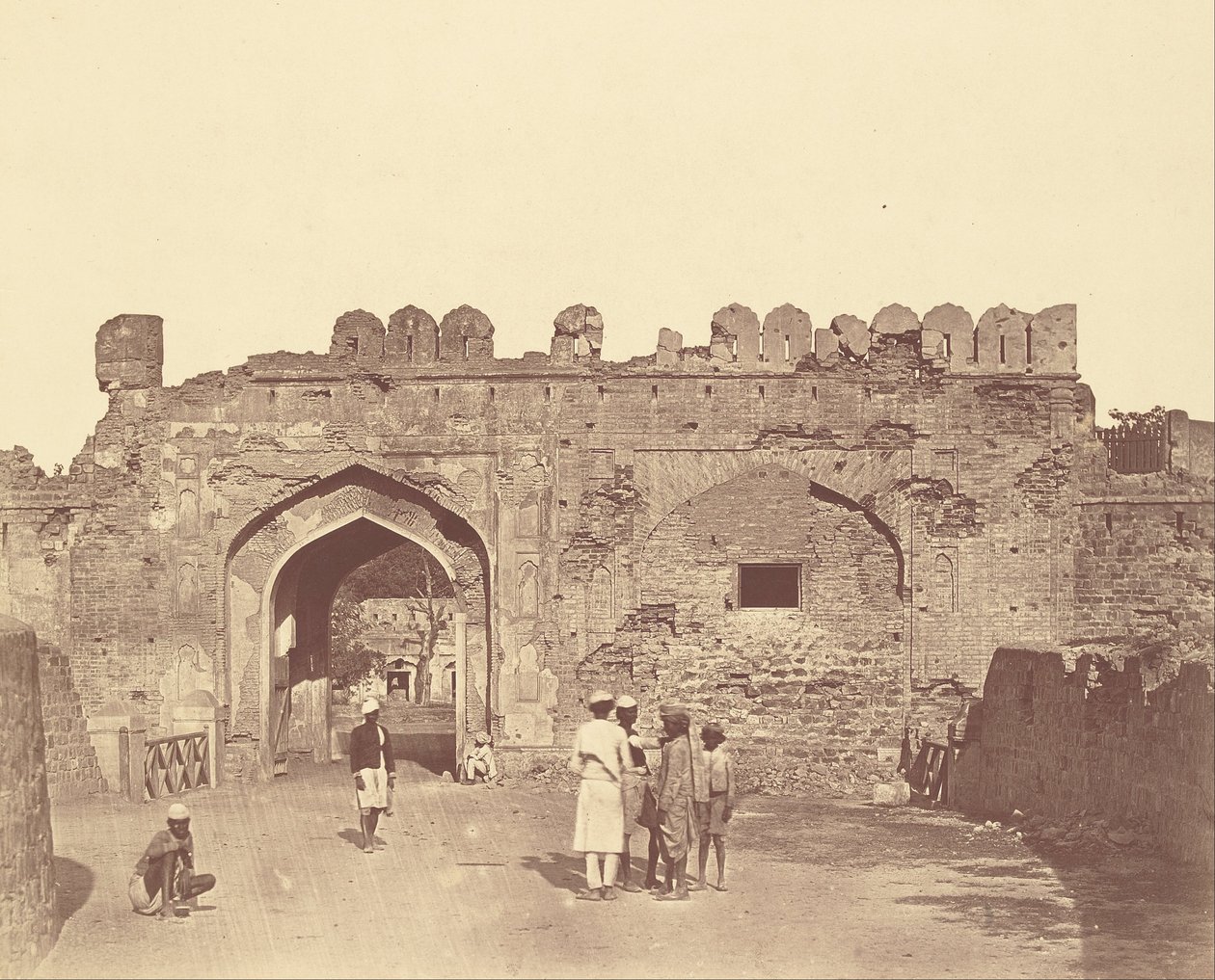 Puerta de Cachemira. Vista Frontal de Felice Beato
