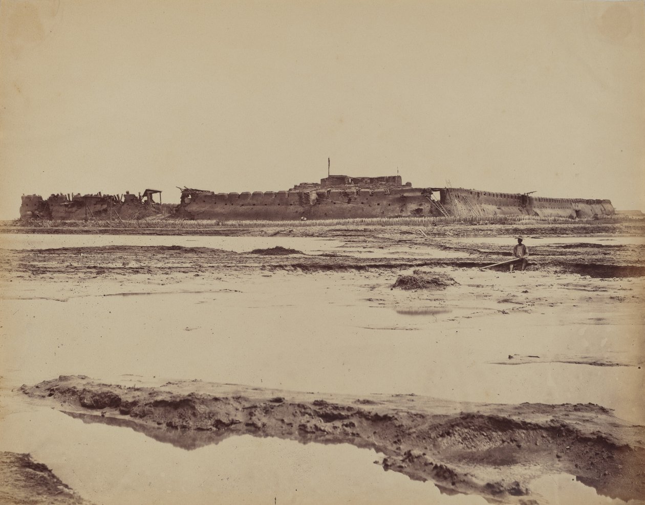 Exterior del fuerte norte de Taku en el río Peiho, mostrando la entrada inglesa y francesa, 21 de agosto de 1860 de Felice Beato