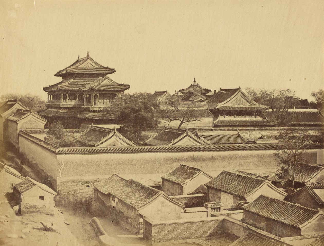Primera vista de Pekín tomada desde la puerta Antin, octubre de 1860 de Felice Beato