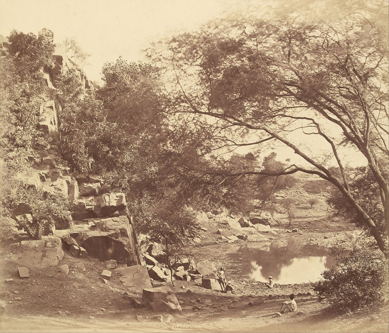 Vista izquierda de la batería del nido del cuervo de Felice Beato