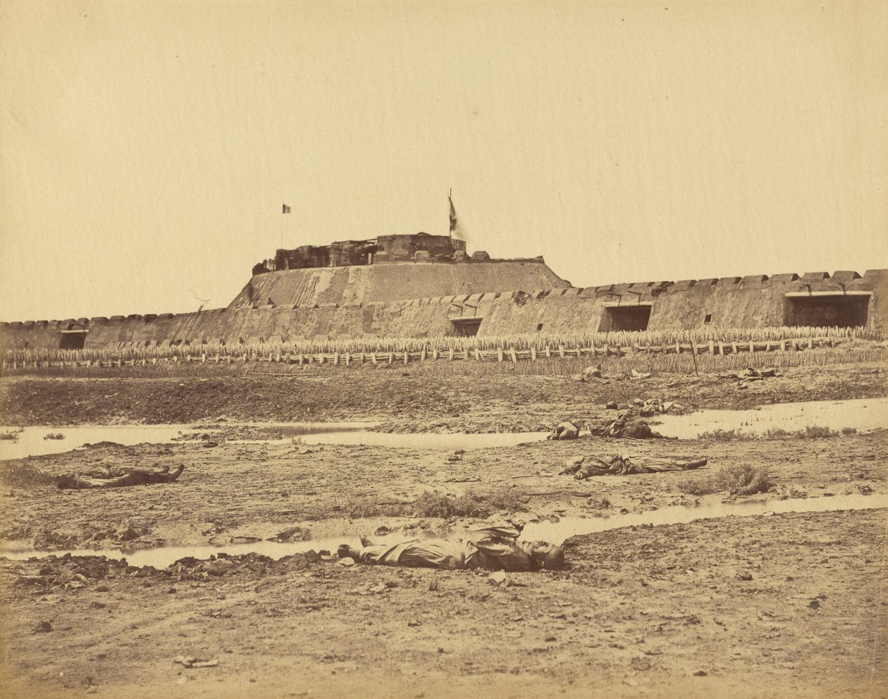 Retaguardia del Fuerte Norte mostrando la retirada del ejército chino, 21 de agosto de 1860 de Felice Beato