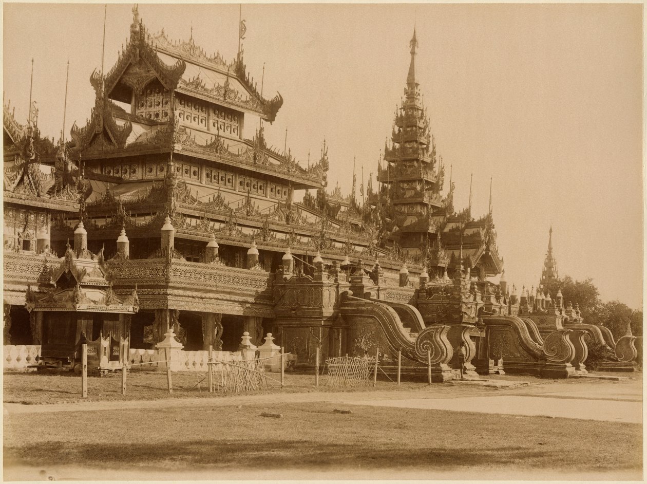 El Hman Kyaung o el monasterio de cristal, Birmania, c.1890 de Felice Beato