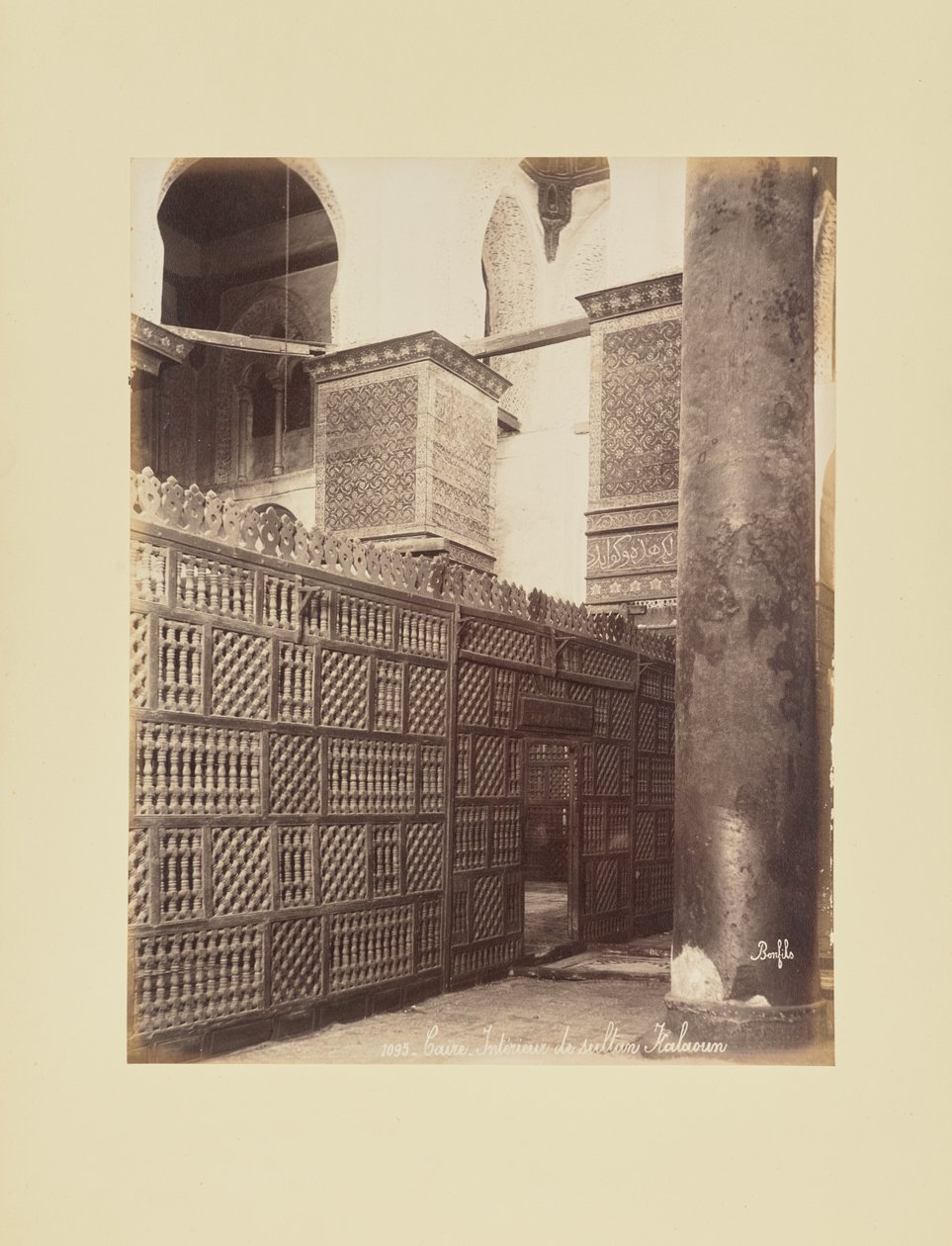 El Cairo - Interior de la mezquita del sultán Qalawun de Félix Bonfils