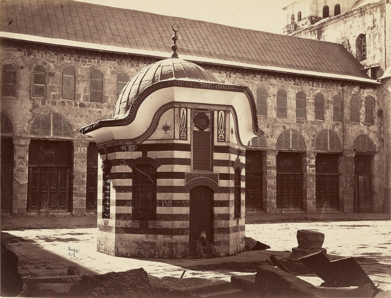 Cúpula octogonal en el patio de la Gran Mezquita - Damasco de Félix Bonfils