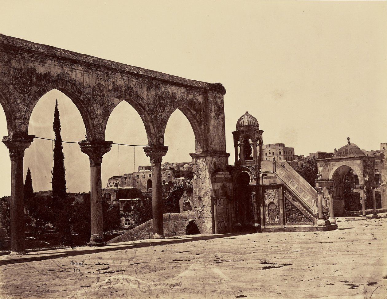 Miembro en la explanada del Templo (Jerusalén) de Félix Bonfils