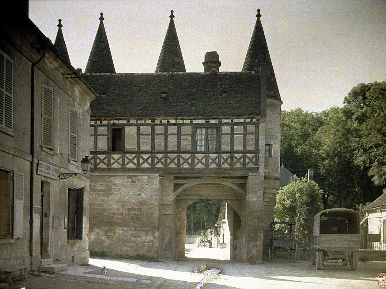 Casa antigua en Longpont, Aisne, Francia, 1917 de Fernand Cuville