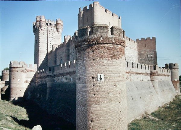 Vista del Castillo de la Mota, construido para Juan II en 1440 de Fernando de Carreno