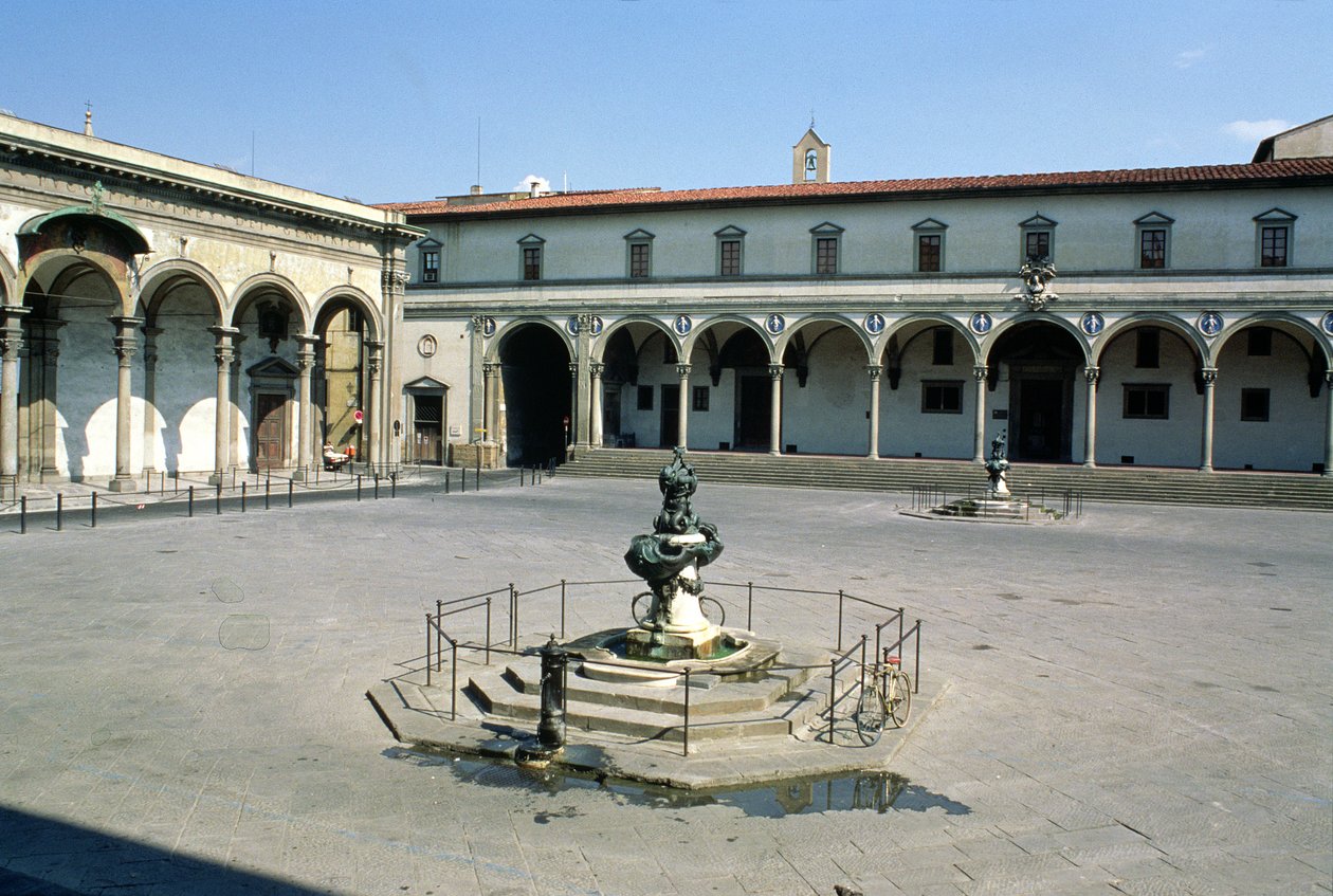 Vista de la logia del Ospedale degli Innocenti, construida c.1420 de Filippo Brunelleschi