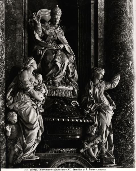 Monumento al Papa Inocencio XII (1615-1700) de Filippo Della Valle