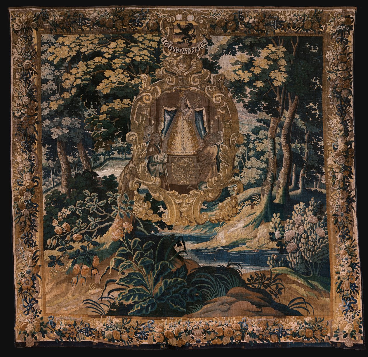 Tapiz flamenco. Paisaje con la Virgen negra. Taller de Oudenaarde. 1665. de Flemish School