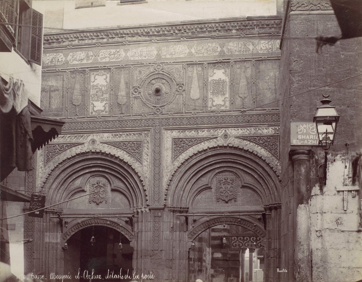 El Cairo. Mezquita el-Arhar, detalles de la puerta, 1870s de Félix Bonfils