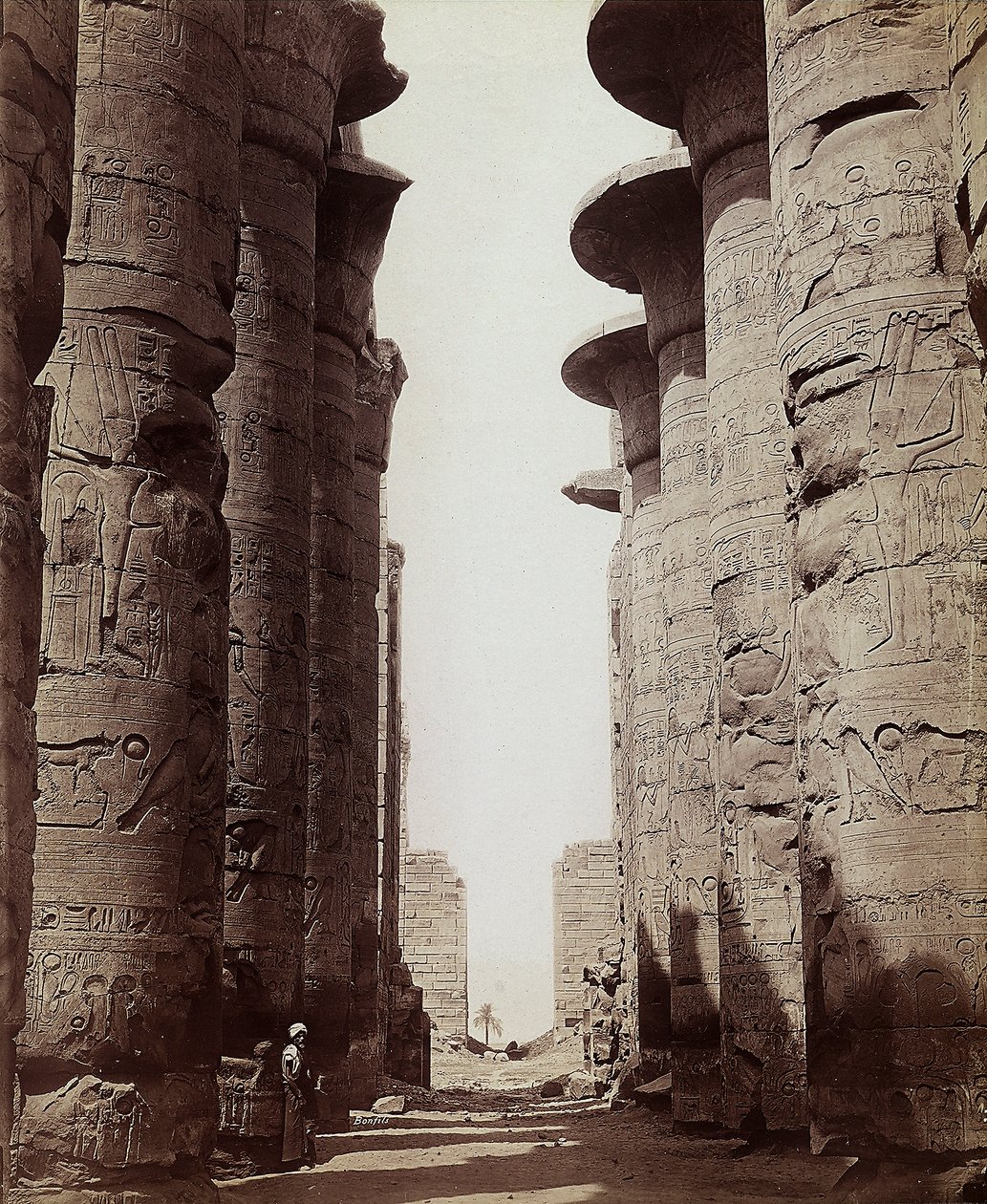 Columnas de la sala hipóstila del Gran Templo de Amón-Ra en Karnak, Egipto de Félix Bonfils