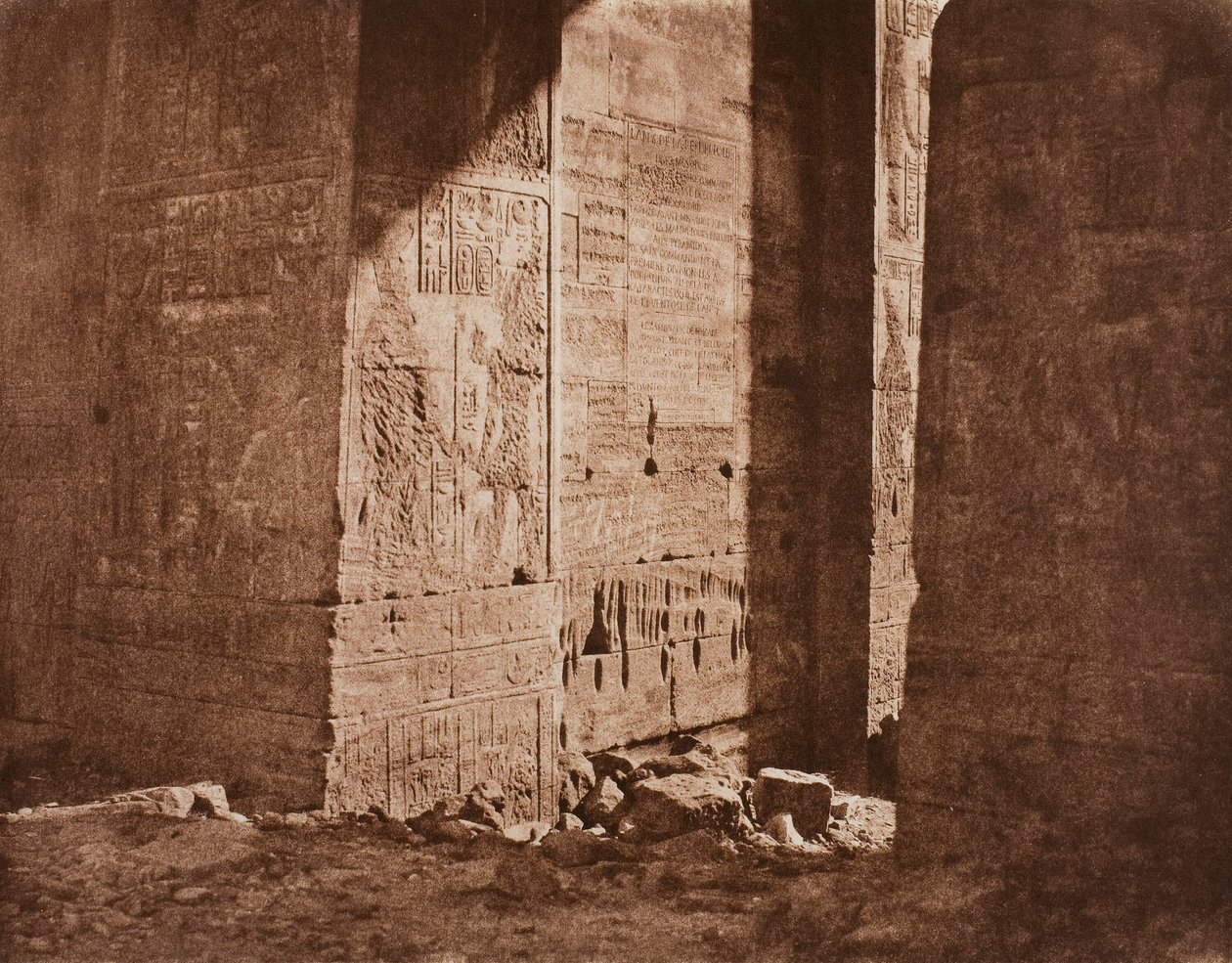 Primer Pilón - Inscripción Francesa Tallada en el Embrague Oriental en el Punto H, Isla de Fila, 1851 de Félix Teynard