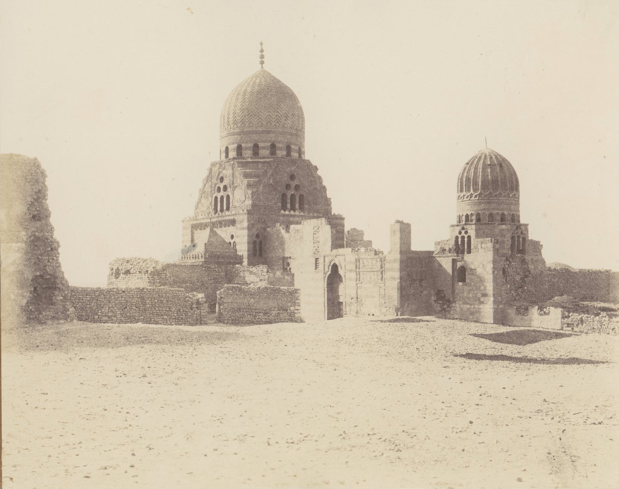 El Cairo, Tumbas de los Sultanes Mamelucos, 1851-52, impreso 1853-54 de Félix Teynard