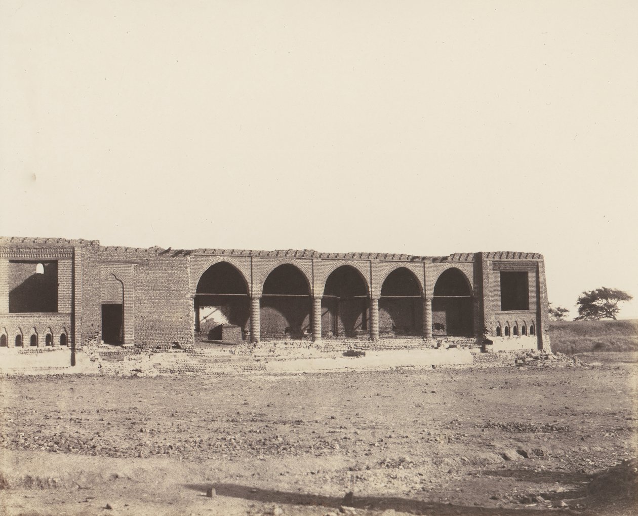Syout, Caravasar en Ruinas, 1851-52, impreso 1853-54 de Félix Teynard