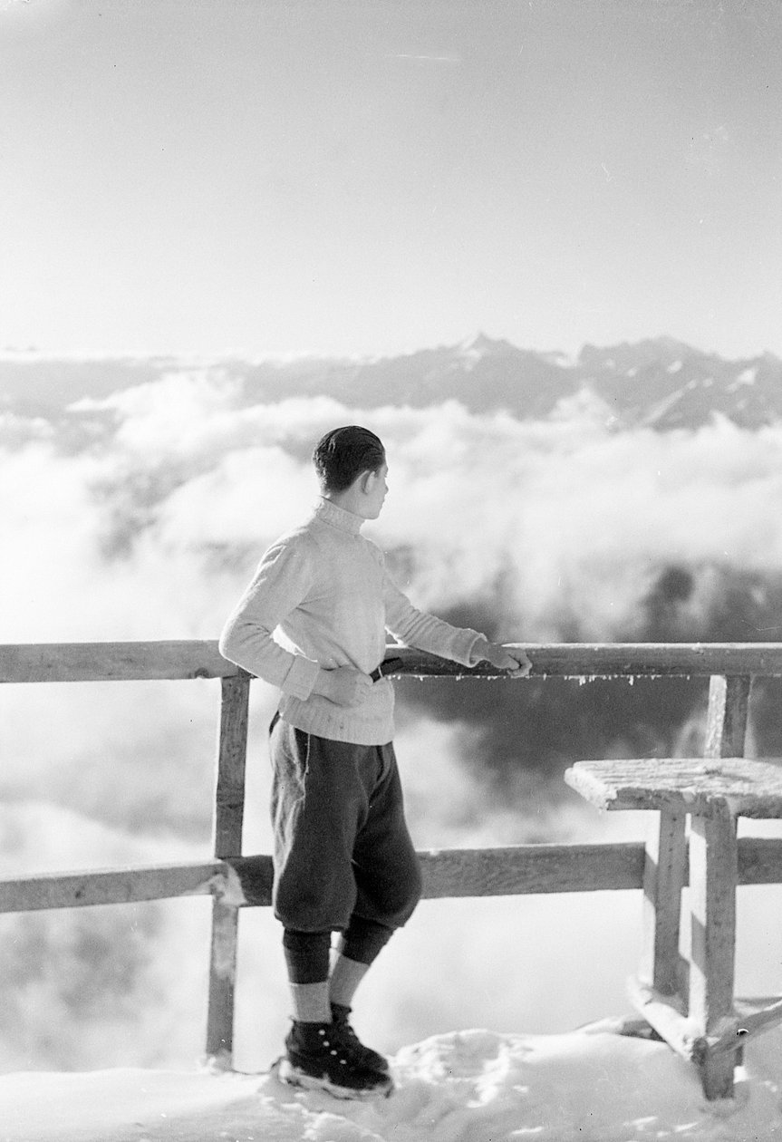 Un hombre observa el panorama, Val d