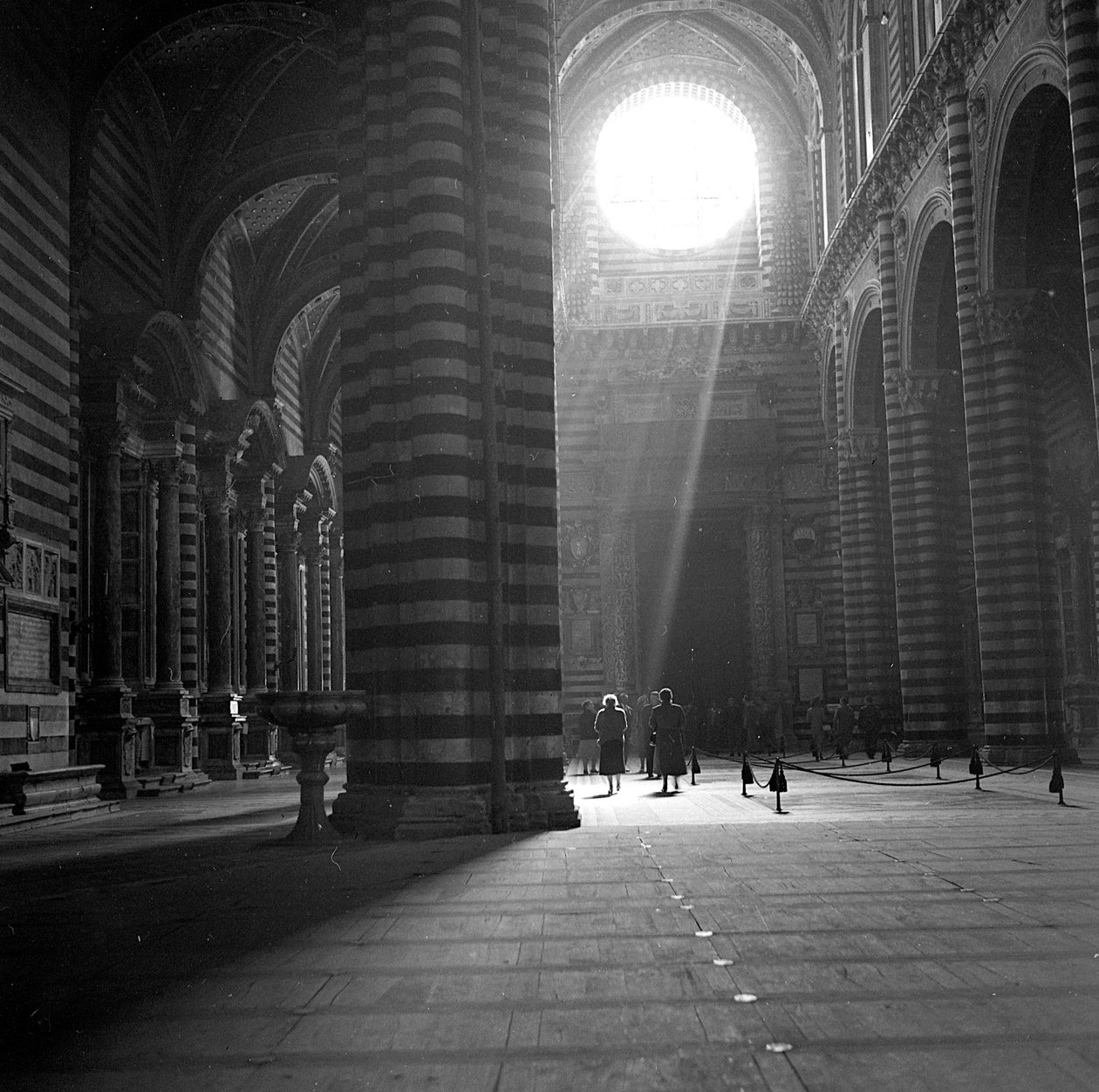 Interior de la catedral de Siena de Fosco Maraini
