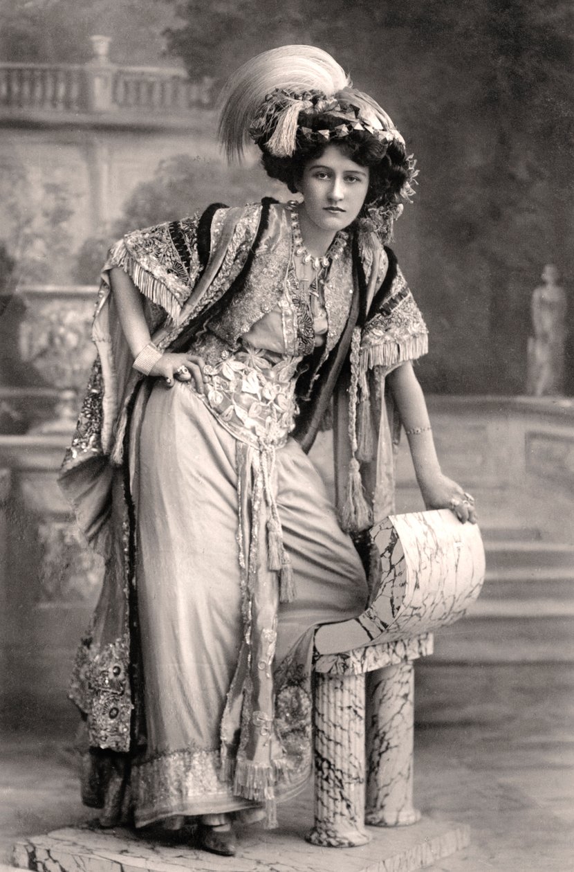 Elizabeth Firth, actriz, 1908 de Foulsham and Banfield