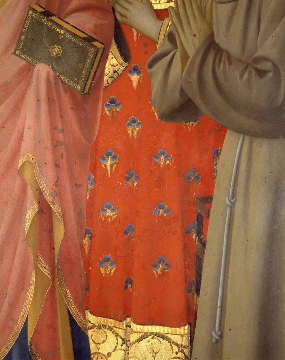(detalle) Túnica y vestimenta de San Juan el evangelista, San Lorenzo y San Francisco de Fra  Angelico
