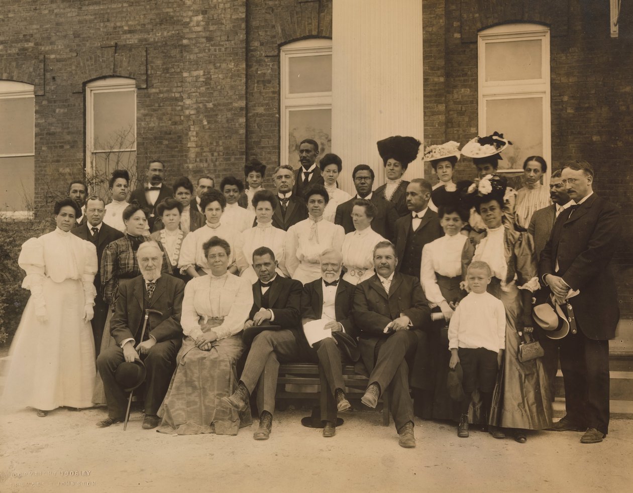 Andrew Carnegie y Booker T. Washington de Frances Benjamin Johnston