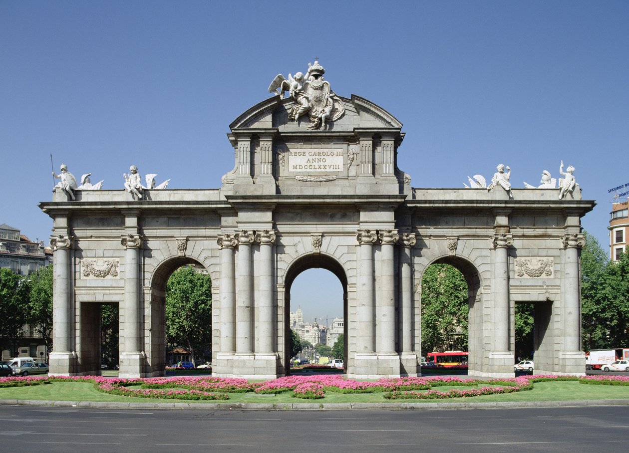 Vista de la Puerta de Alcalá desde el este, 1774-78 de Francesco Sabatini