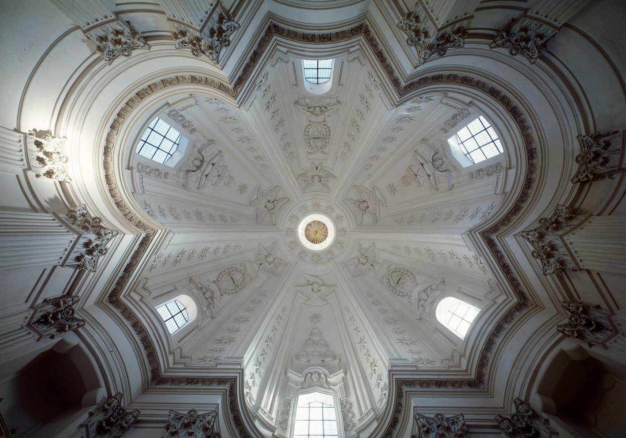 Vista interior de la cúpula de la iglesia de San Ivo alla Sapienza de Francesco Borromini
