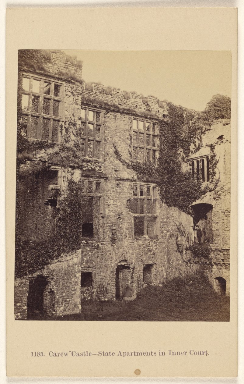 Castillo de Carew - aposentos de Estado en el patio interior de Francis Bedford
