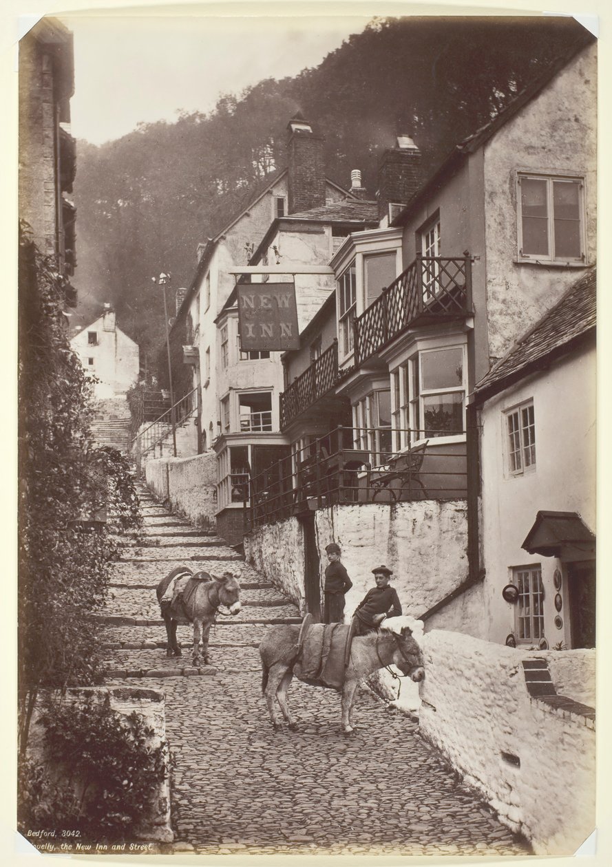 Clovelly, la nueva posada y calle, 1860-94 de Francis Bedford