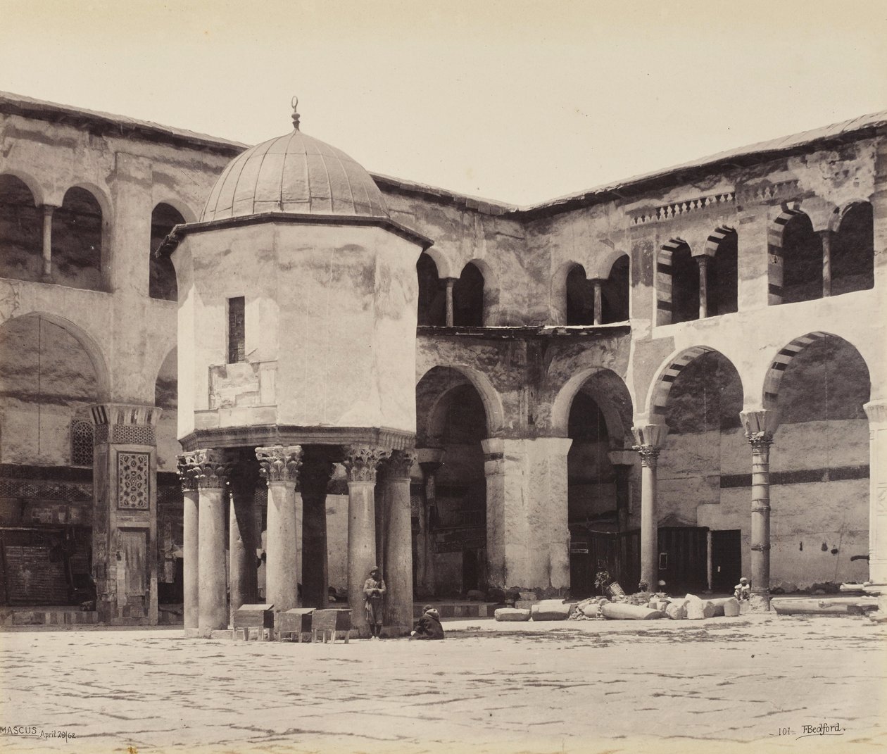 Fuente del Patio de la Mezquita Mayor (Mezquita Omeya), Damasco de Francis Bedford