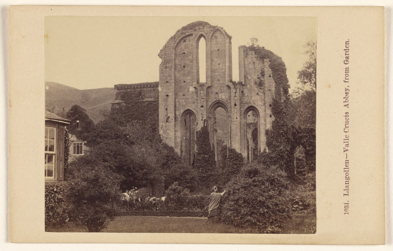 Llangollen - abadía de Valle Crucis, desde el jardín de Francis Bedford