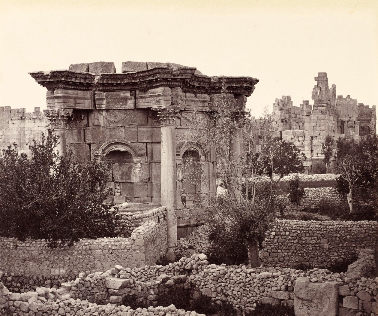 El Templo Circular (Templo de Venus), Baalbek de Francis Bedford