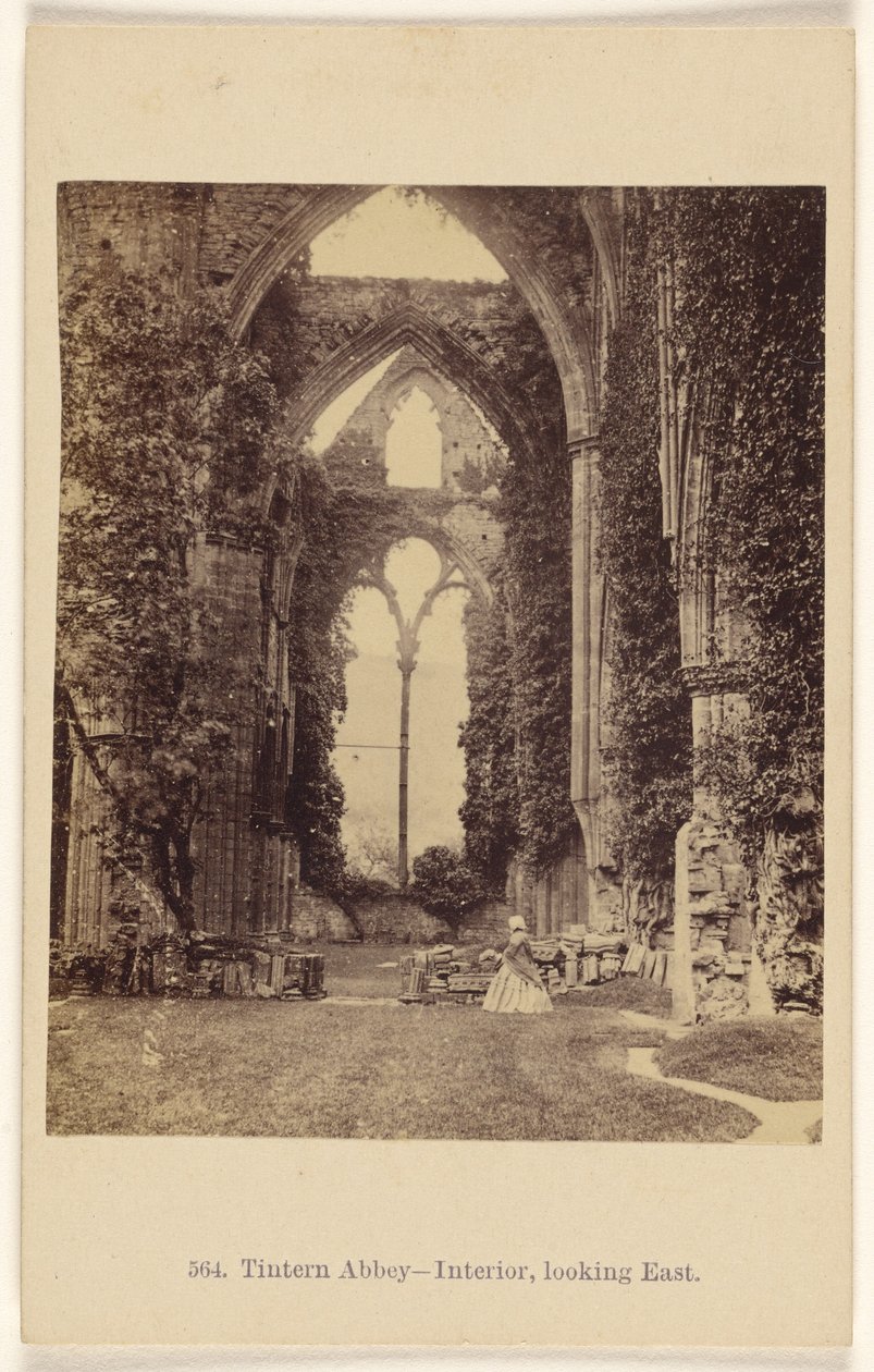 Abadía de Tintern - interior, vista hacia el este de Francis Bedford