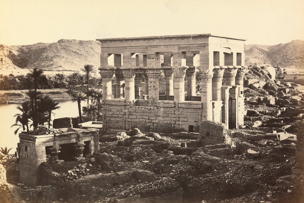 "Egipto y Palestina": pabellón de Trajano en el complejo monumental de Philae, Isla de Agilkia, alrededores de Asuán, Egipto de Francis Frith