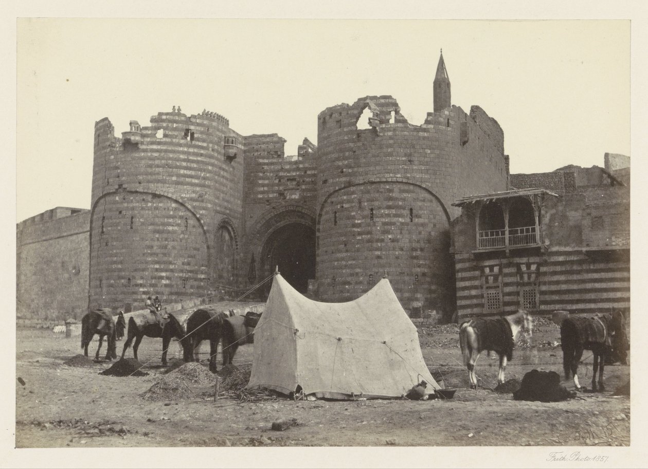 Vista de Bab al-Azab, puerta de entrada a la ciudadela de El Cairo La ciudadela de Báb El-Azab (título del objeto) de Francis Frith