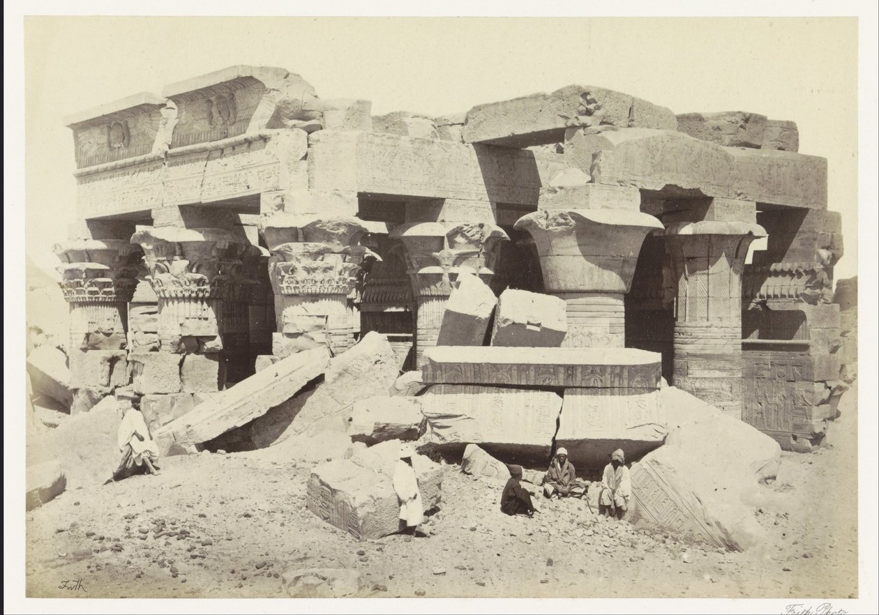 Vista del Templo de Kom Ombo Vamos Ombo. Vista Cercana. (título en el objeto) de Francis Frith