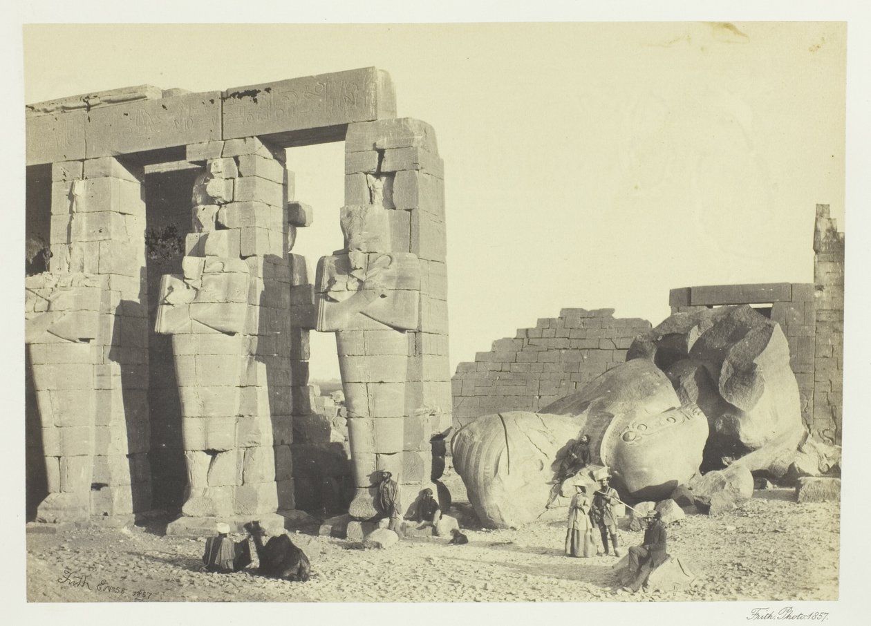 Pilares Osíridas y Gran Coloso Caído, en el Memnonium, Tebas de Francis Frith