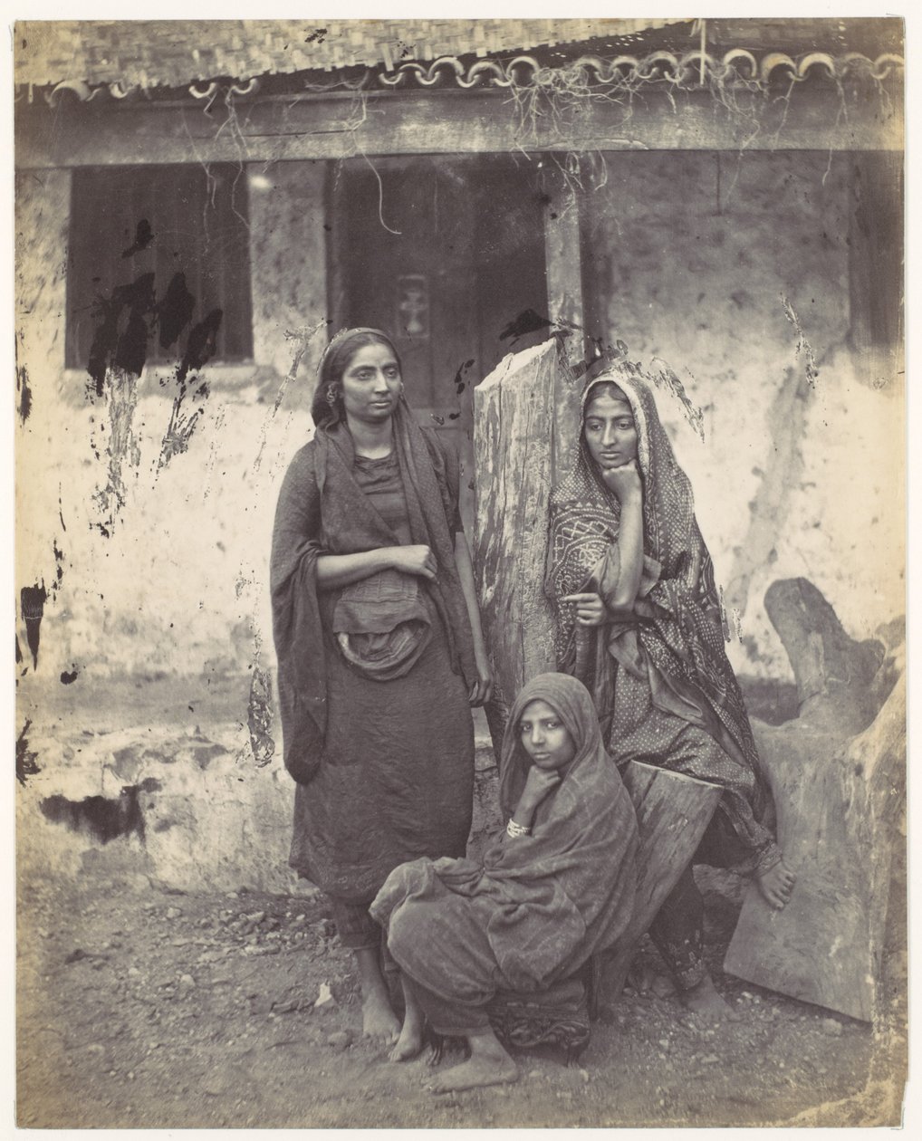 [Tres mujeres de la India Oriental] de Francis Frith