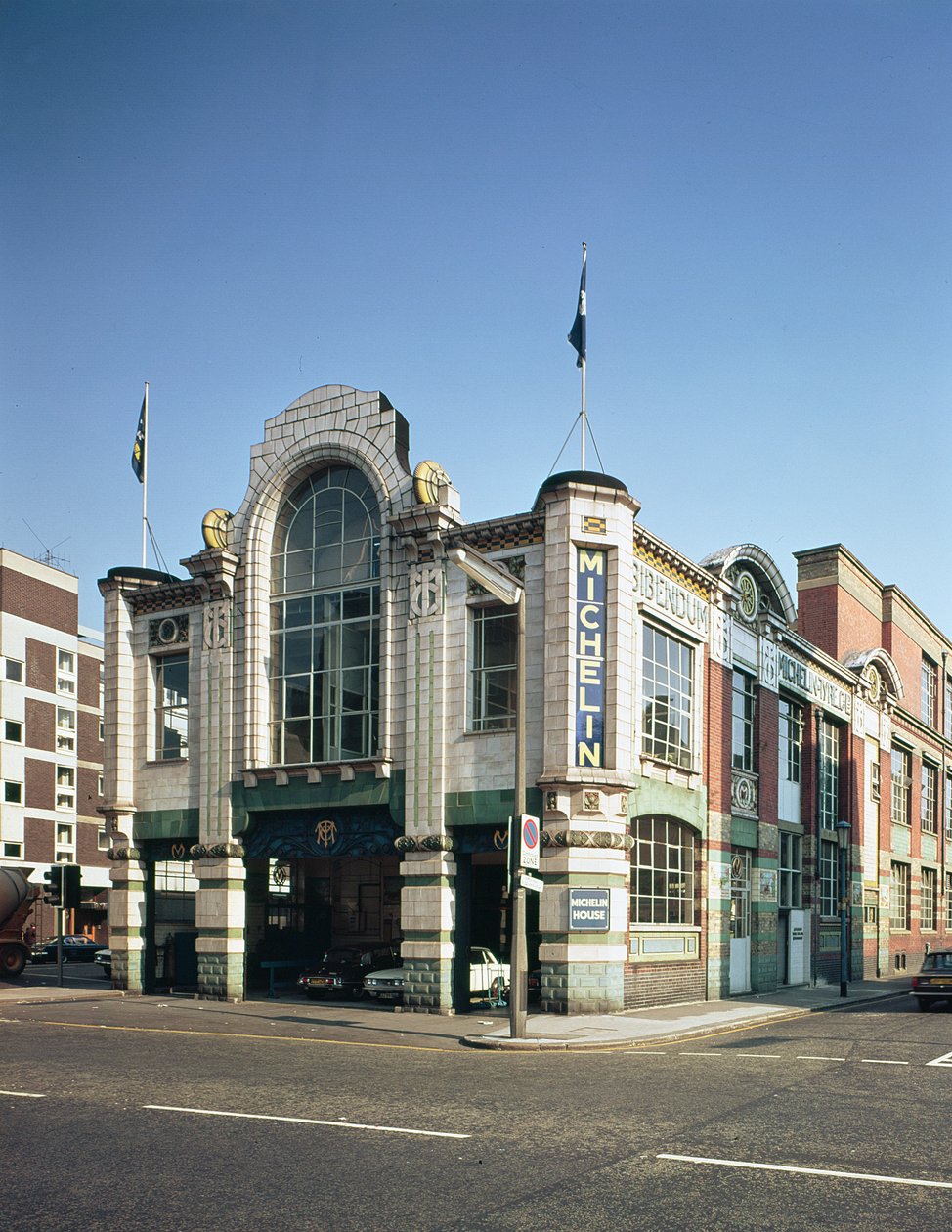 El Edificio Michelin, 81 Fulham Road, construido 1910-11 de Francois Espinasse