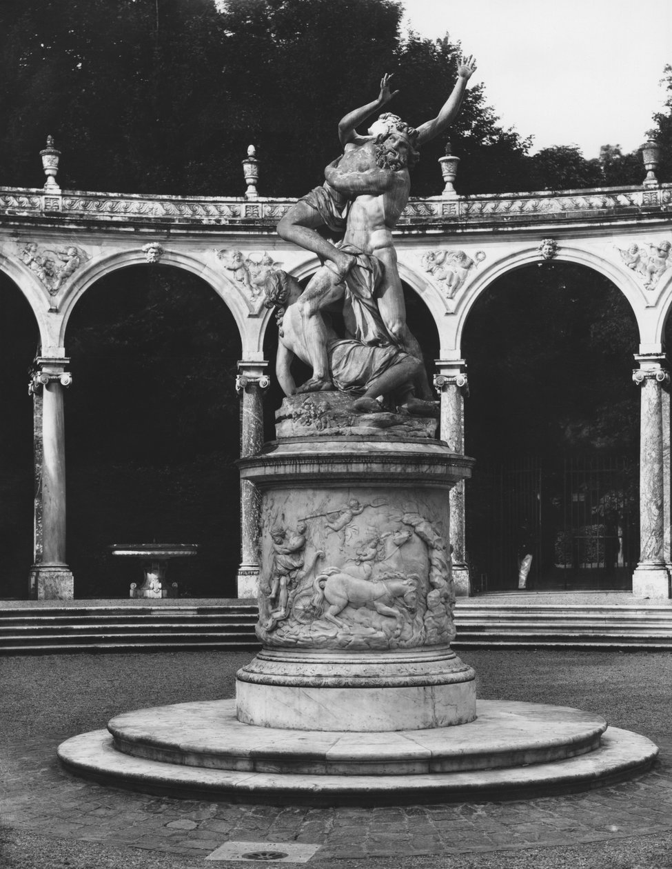 Rapto de Proserpina por Plutón mientras una de sus compañeras la retiene, bosque de la Columnata de Francois Girardon