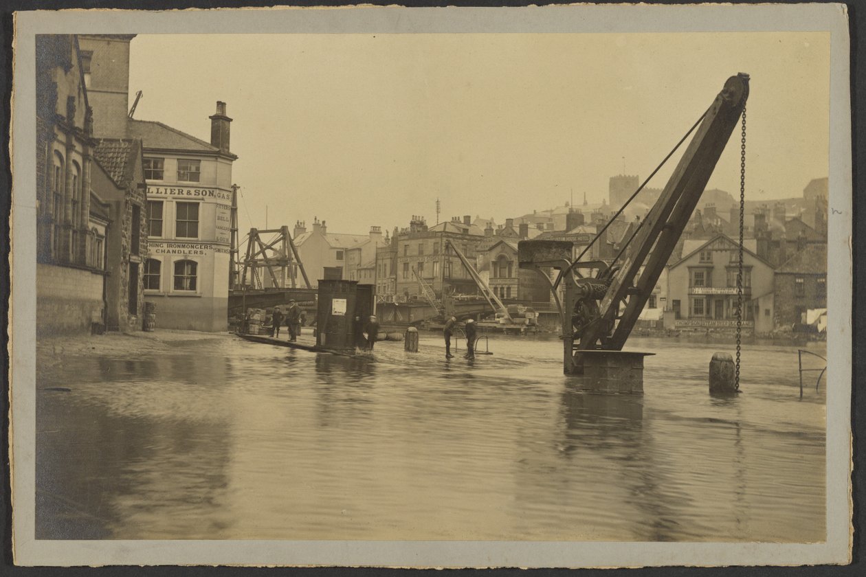 [Calle inundada] de Frank Meadow Sutcliffe