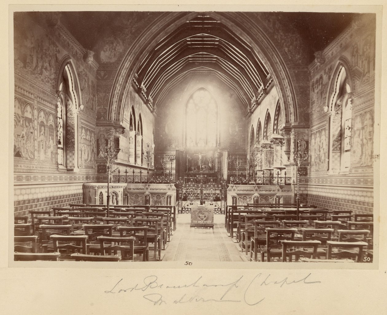 [Interior de una iglesia] de Frank Meadow Sutcliffe