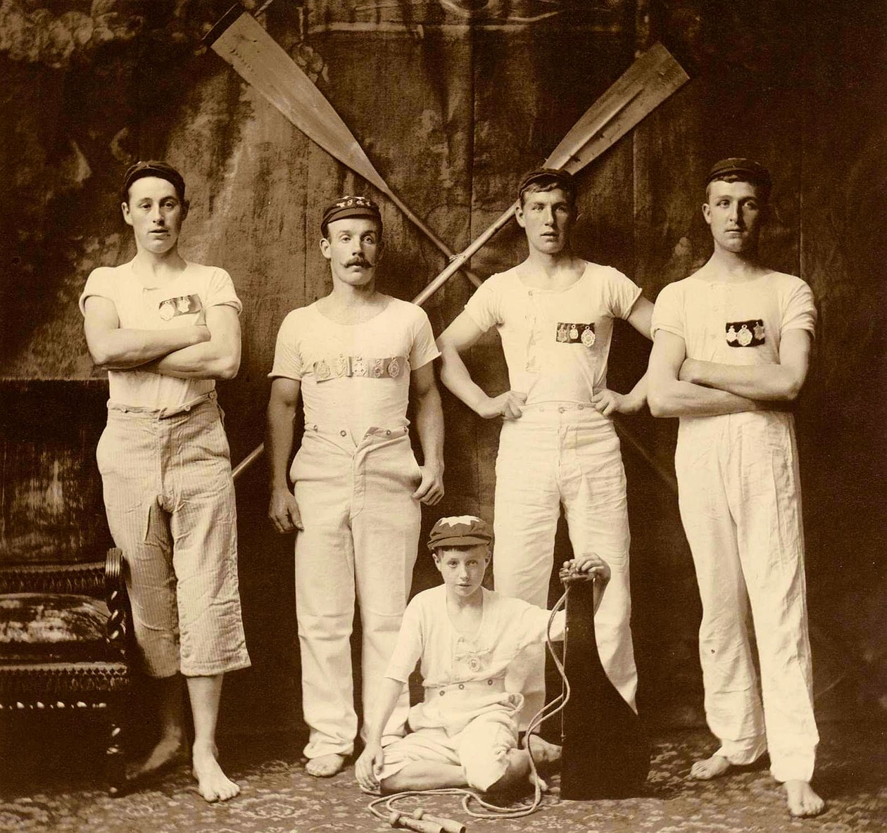 Tripulación del Club de Remo Whitby Friendship, Whitby, Inglaterra, 1901 de Frank Meadow Sutcliffe