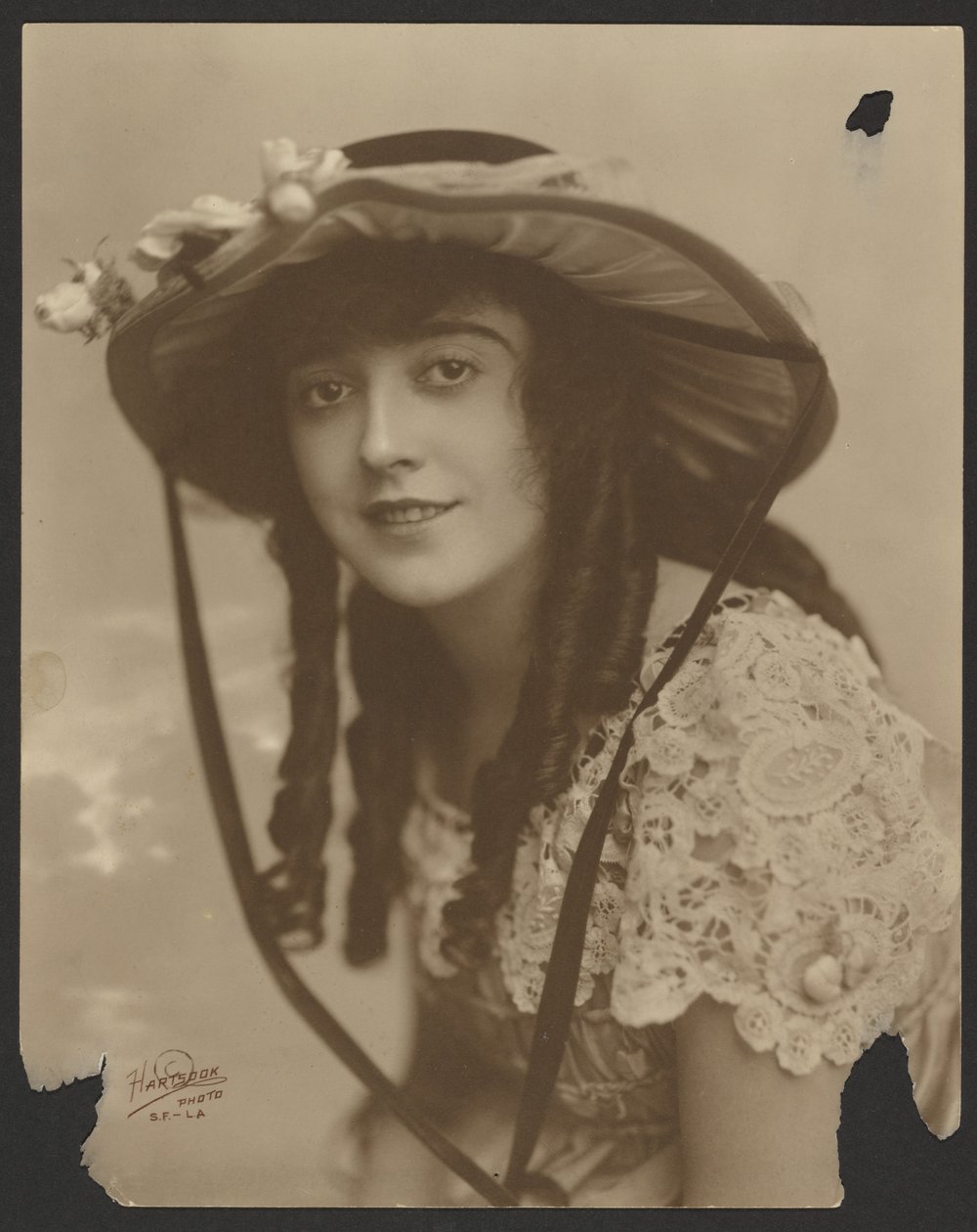 [Retrato de mujer] de Fred Hartsook