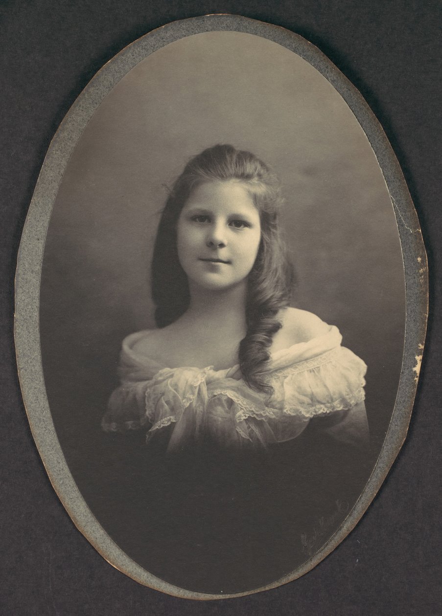[Chica con Vestido Blanco sin Hombros] de Frederick Gutekunst