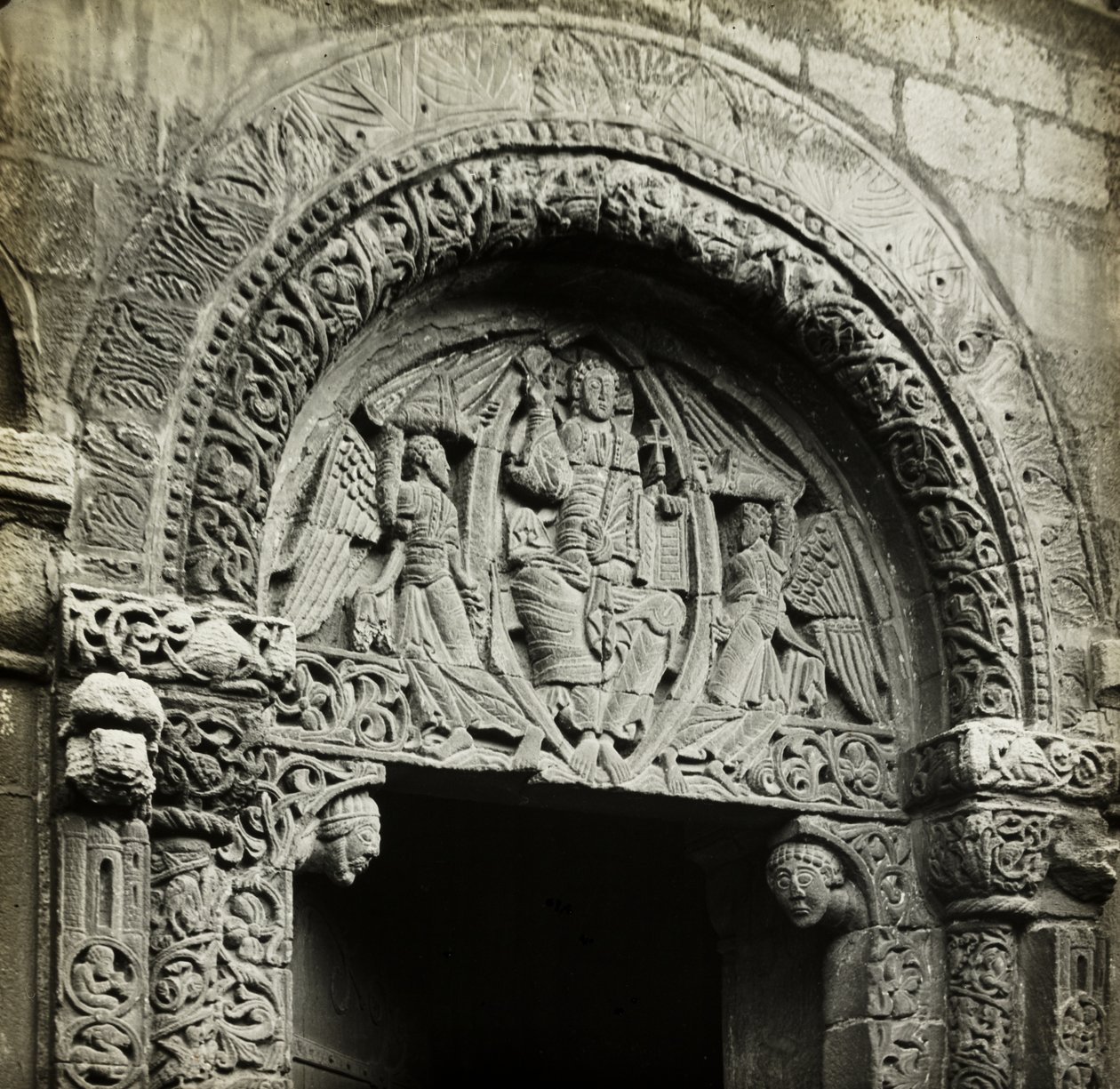 Catedral de Ely: Talla sobre la puerta del Prior de Frederick H. Evans
