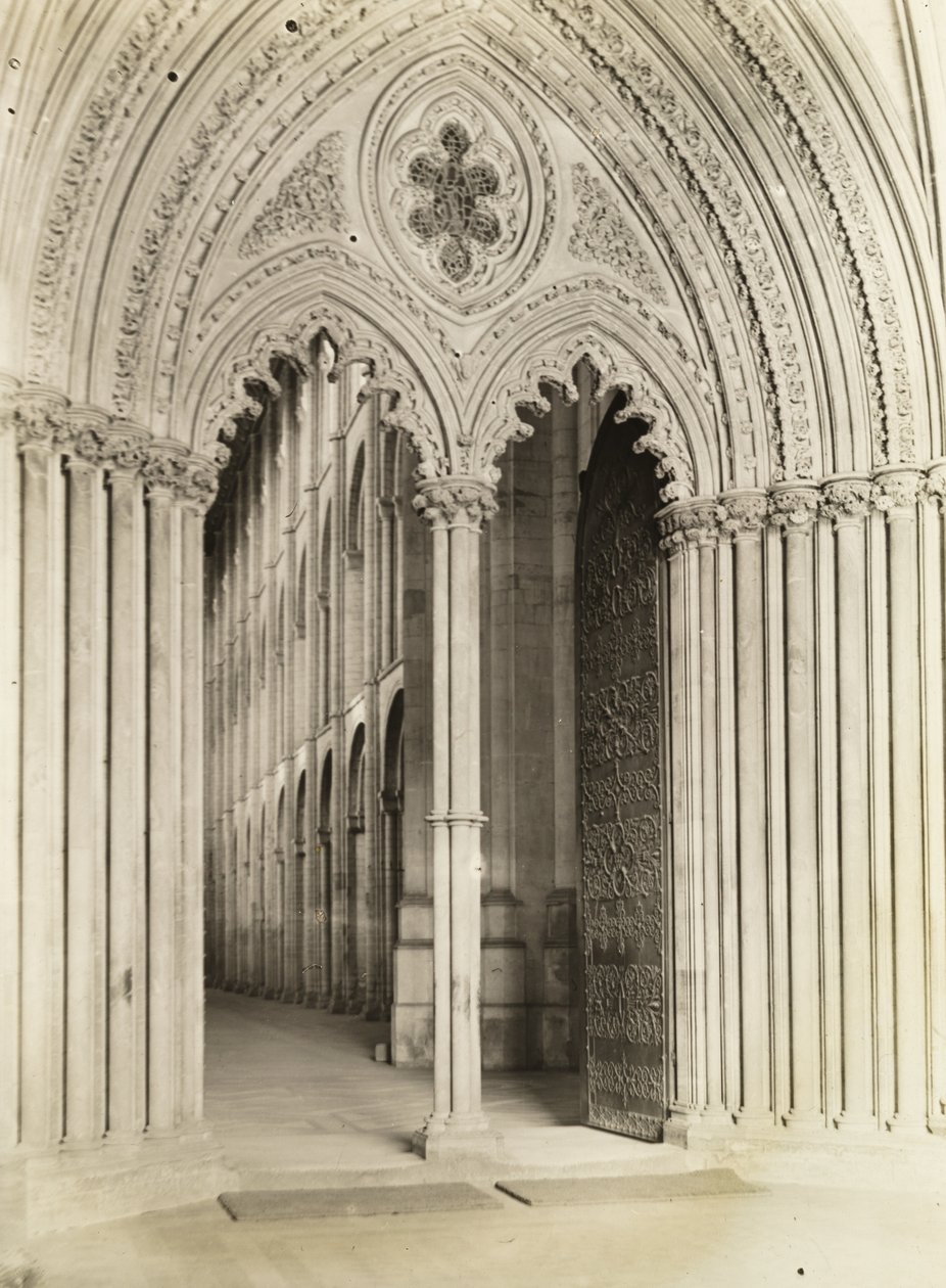 Catedral de Ely: Pórtico de Galilea, Puerta a la Nave de Frederick H. Evans